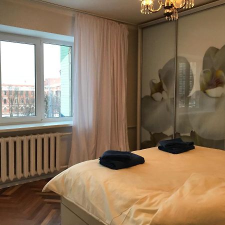 Sunny Apartment Overlooking The Royal Village Kiev Ngoại thất bức ảnh