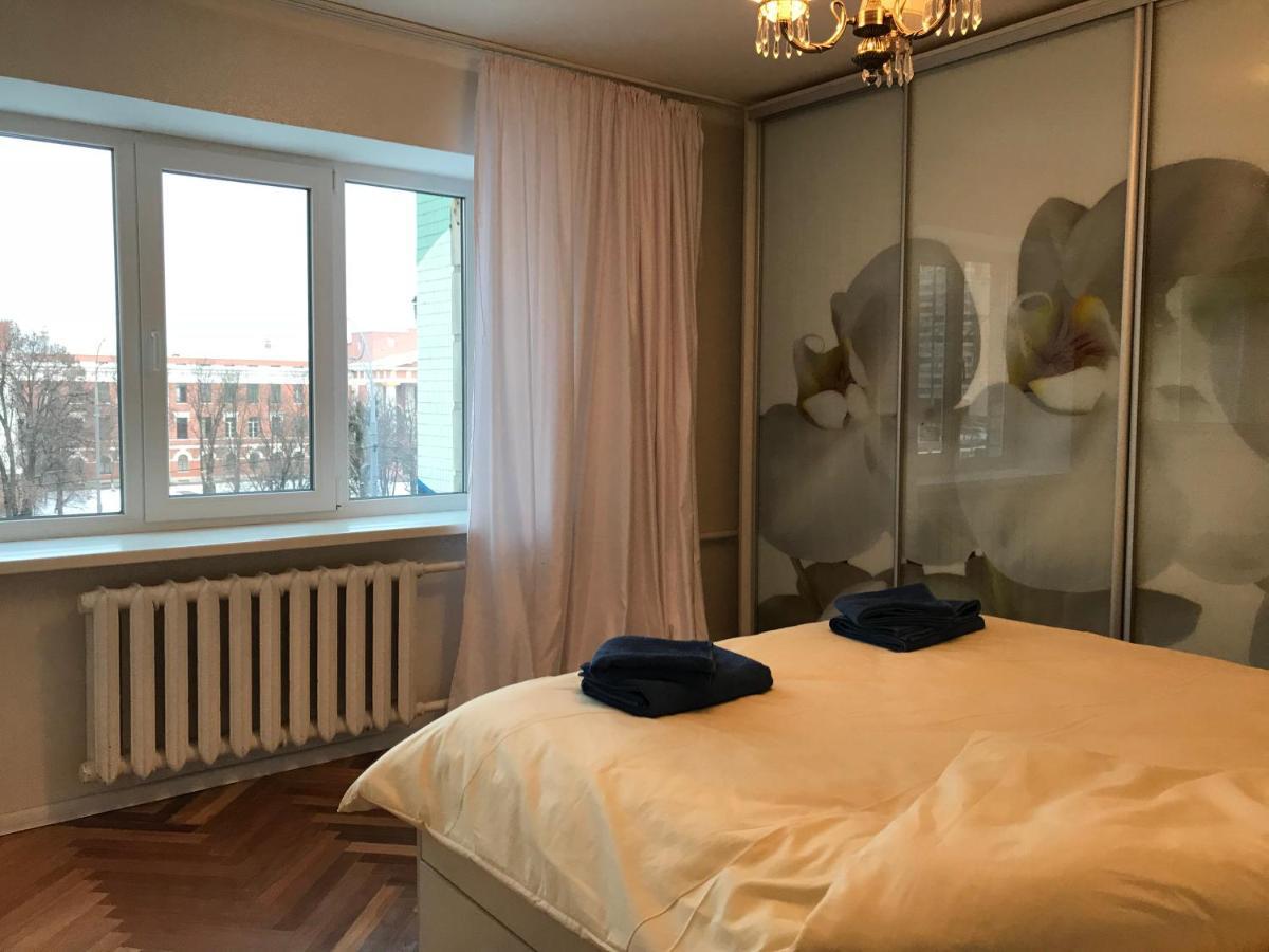 Sunny Apartment Overlooking The Royal Village Kiev Ngoại thất bức ảnh