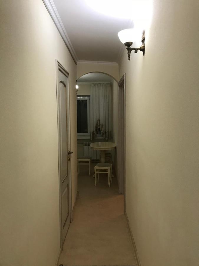 Sunny Apartment Overlooking The Royal Village Kiev Ngoại thất bức ảnh